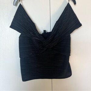 Off Shoulders Black elegant crop top